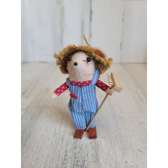 Farmer Mouse rate hat mini figure home decor spring - Picture 1 of 7
